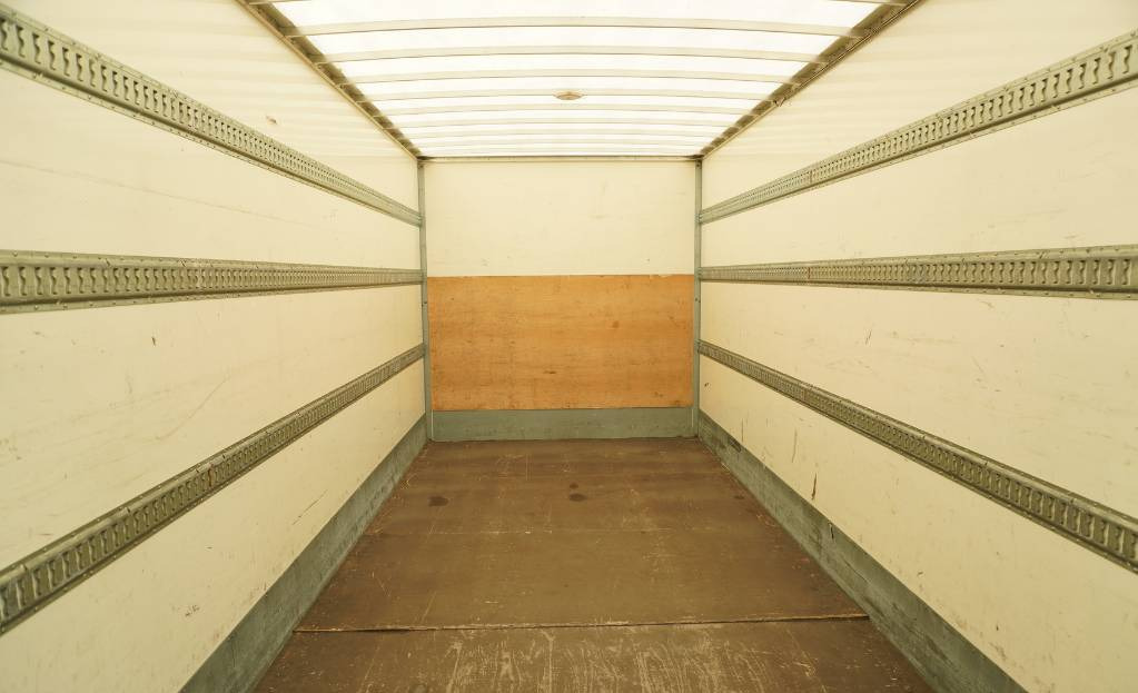 RENAULT D12 E6 / Container 18 pallets / tail lift - Xe tải hộp: hình 5 RENAULT D12 E6 / Container 18 pallets / tail lift - Xe tải hộp: hình 5