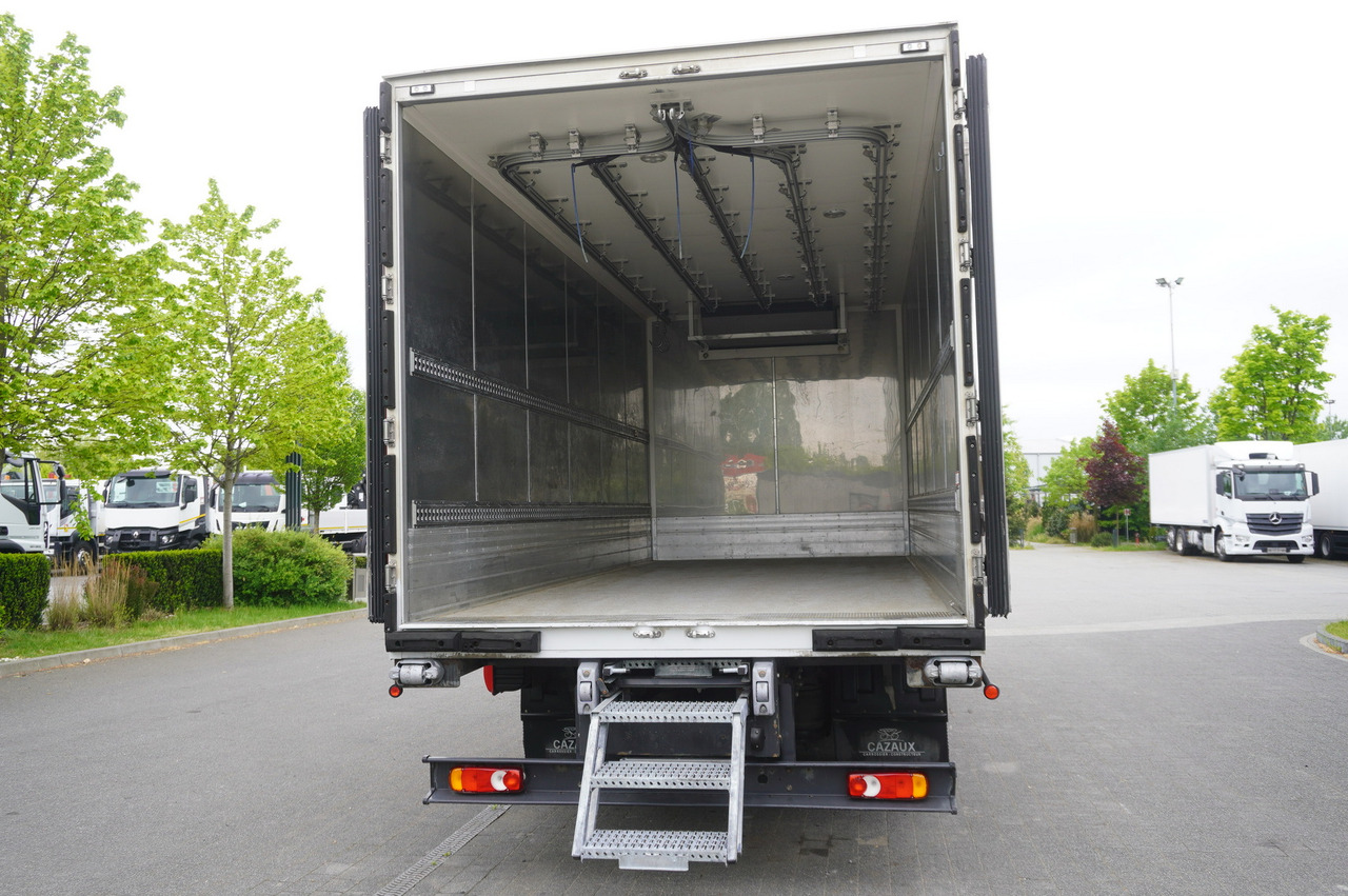 RENAULT D13 / 140 tho km !!! / Meat hook refrigerator / Thermoking T800R / 2 units - Xe tải đông lạnh: hình 5 RENAULT D13 / 140 tho km !!! / Meat hook refrigerator / Thermoking T800R / 2 units - Xe tải đông lạnh: hình 5