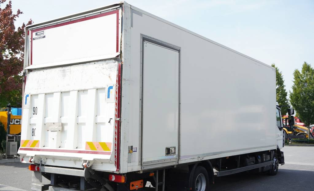 RENAULT Renault D12 E6 / Container 18 pallets / Lift - Xe tải hộp: hình 5 RENAULT Renault D12 E6 / Container 18 pallets / Lift - Xe tải hộp: hình 5