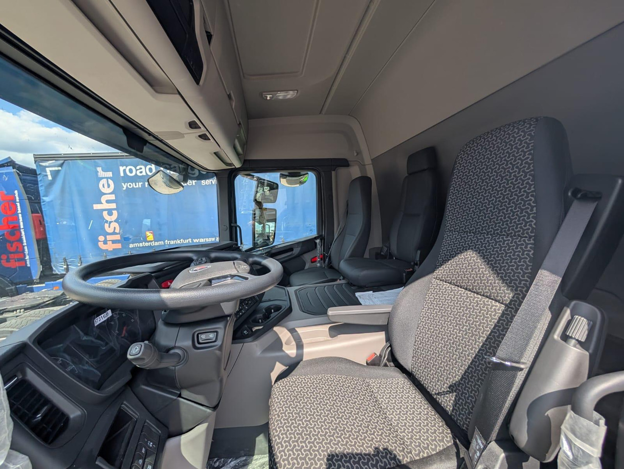 SCANIA P 340 B6x2*4NA / chassis frame / steering axle / CNG / large cab / 8 units - Xe tải khung gầm: hình 5 SCANIA P 340 B6x2*4NA / chassis frame / steering axle / CNG / large cab / 8 units - Xe tải khung gầm: hình 5