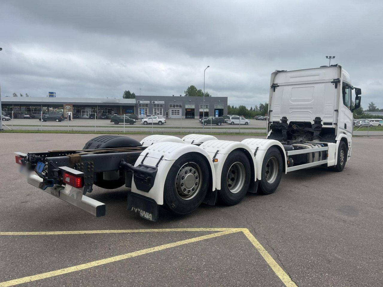 SCANIA R560 B8x4*4 / Chassis / sleeper cab / Power take-off - Xe tải khung gầm: hình 3 SCANIA R560 B8x4*4 / Chassis / sleeper cab / Power take-off - Xe tải khung gầm: hình 3