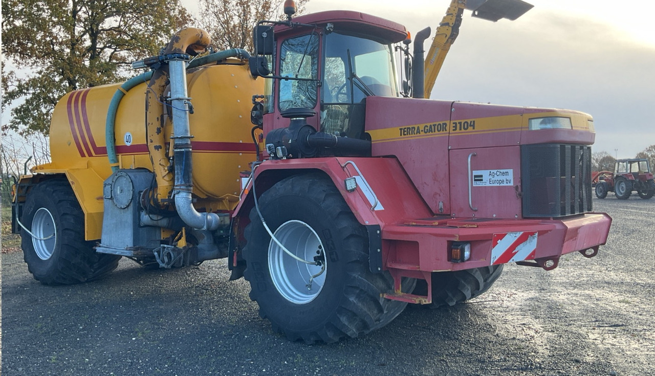 TERRA-GATOR TG 3104 Self-propelled liquid manure spreader - Máy rải phân chuồng: hình 4 TERRA-GATOR TG 3104 Self-propelled liquid manure spreader - Máy rải phân chuồng: hình 4