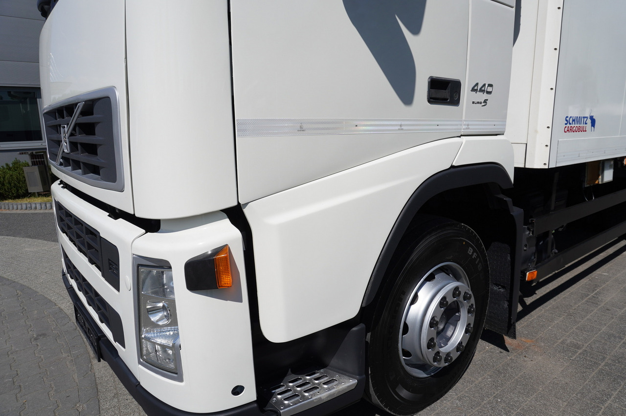 Xe tải đông lạnh VOLVO FH 440 E5 6×2 Schmitz Refrigerator – pass-through Set 38 pallets: hình 11