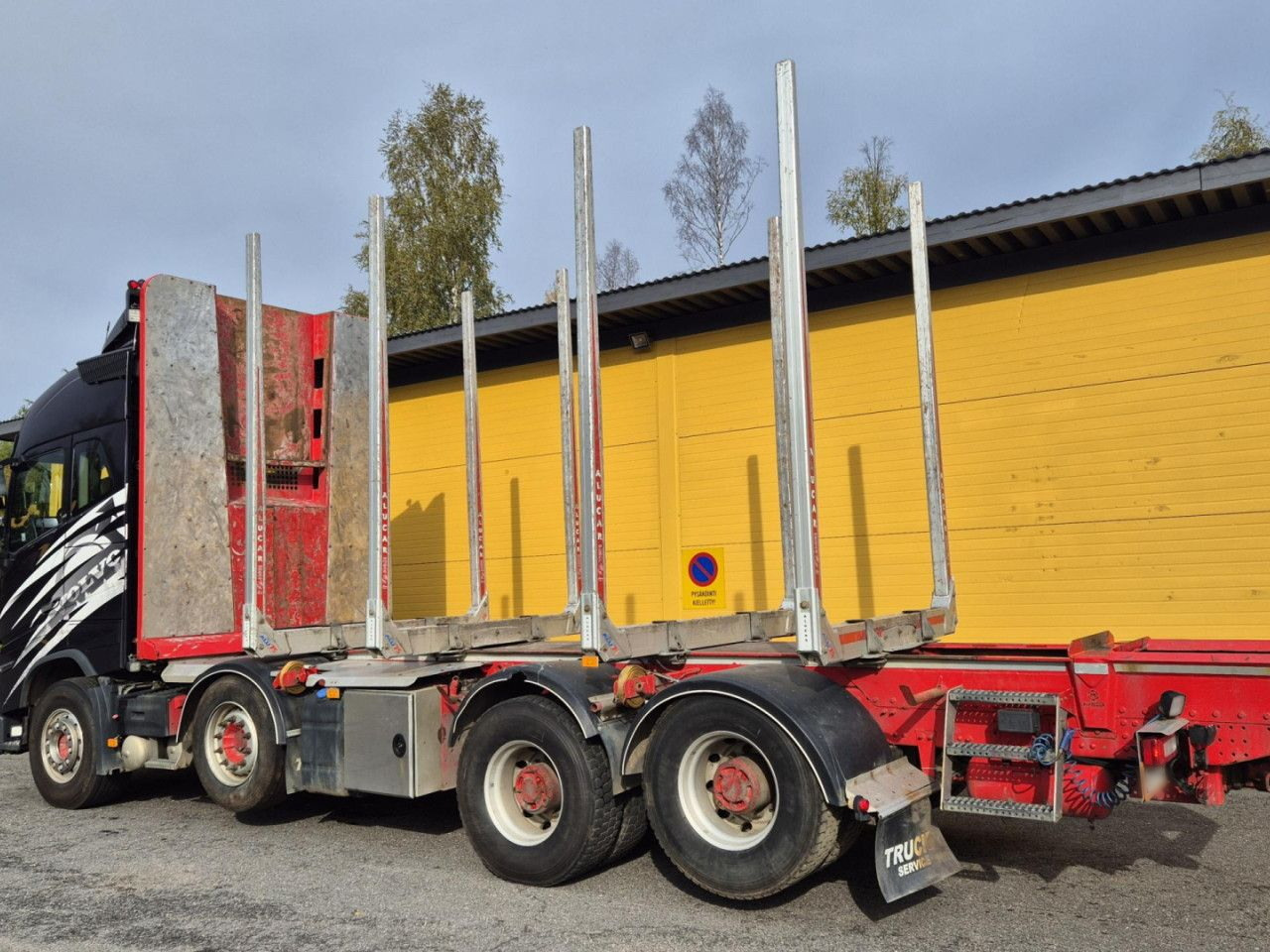 VOLVO FH 750 8x4 / 2 lifted axles / timber truck - Xe cẩu tự hành: hình 2 VOLVO FH 750 8x4 / 2 lifted axles / timber truck - Xe cẩu tự hành: hình 2