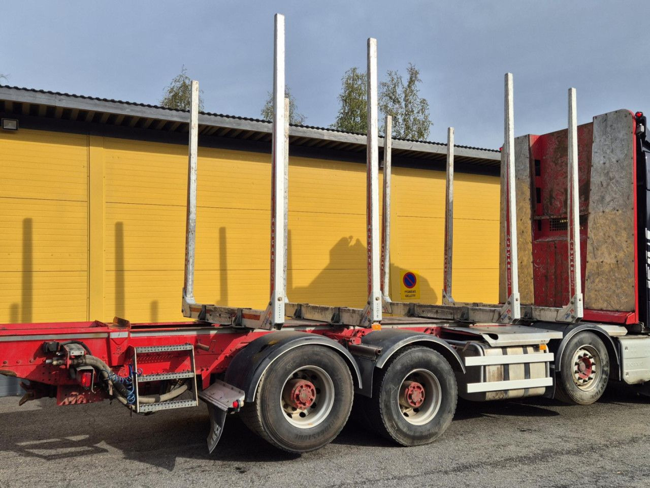 VOLVO FH 750 8x4 / 2 lifted axles / timber truck - Xe cẩu tự hành: hình 4 VOLVO FH 750 8x4 / 2 lifted axles / timber truck - Xe cẩu tự hành: hình 4