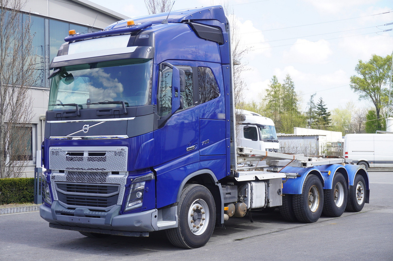 VOLVO FH16 750 8x4 / 750 HP! / 20 t load capacity / stanchion superstructure - Xe tải khung gầm: hình 4 VOLVO FH16 750 8x4 / 750 HP! / 20 t load capacity / stanchion superstructure - Xe tải khung gầm: hình 4