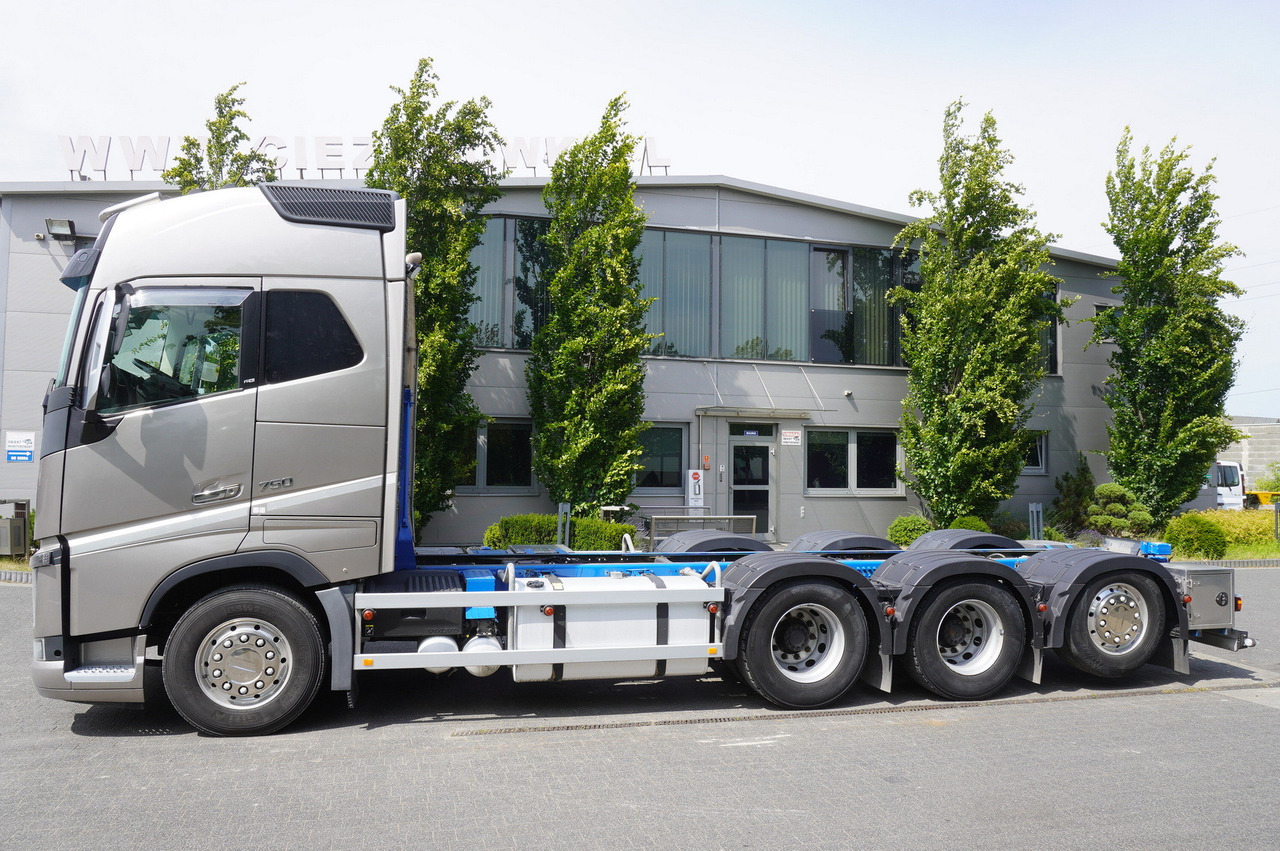 VOLVO Volvo FH16 750 8x4x4 / 750 HP! / Frame 685 cm / Steered 4th axle - Xe cẩu tự hành: hình 3 VOLVO Volvo FH16 750 8x4x4 / 750 HP! / Frame 685 cm / Steered 4th axle - Xe cẩu tự hành: hình 3