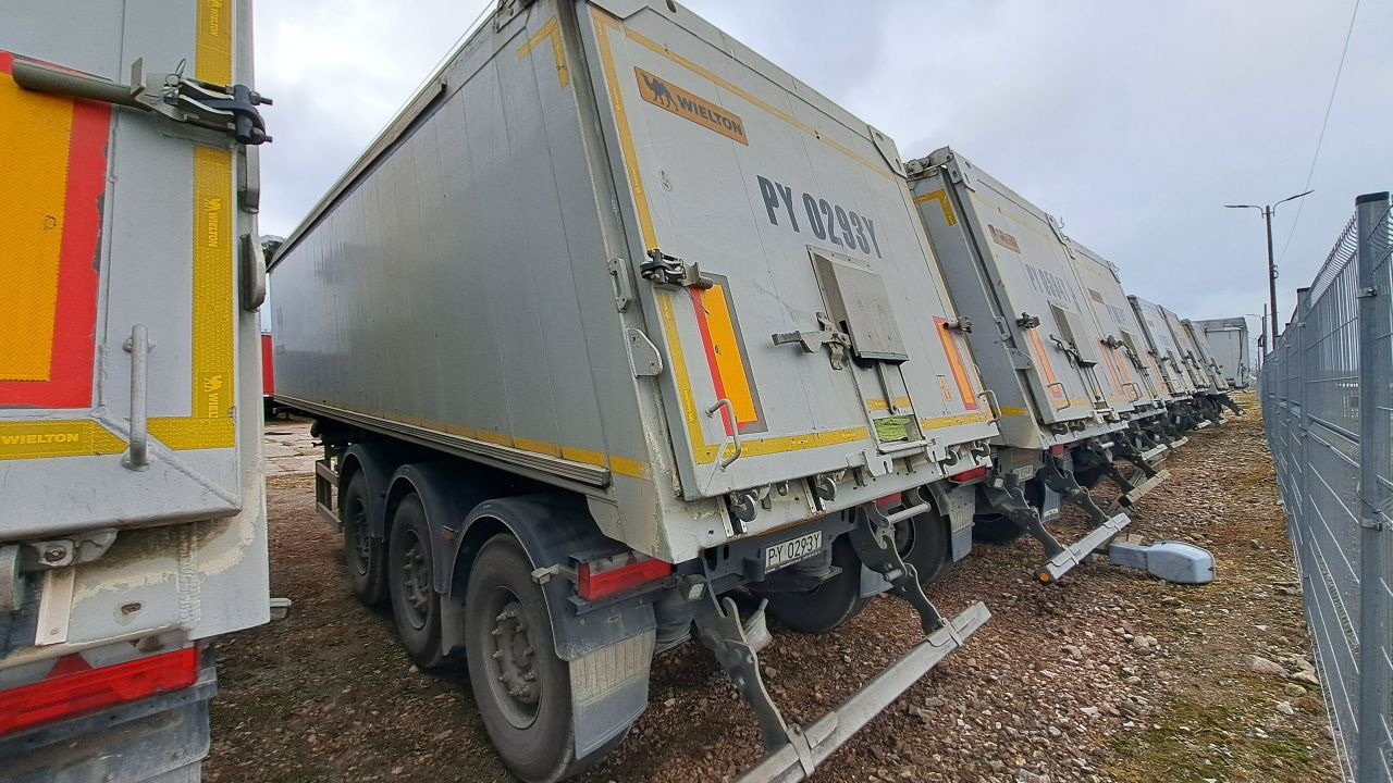 WIELTON NW-3 / weight 6.2 t / capacity 38m3 / Electrically folded roof / Teflon / 20 units, 2022 - Sơ mi rơ moóc ben: hình 5 WIELTON NW-3 / weight 6.2 t / capacity 38m3 / Electrically folded roof / Teflon / 20 units, 2022 - Sơ mi rơ moóc ben: hình 5