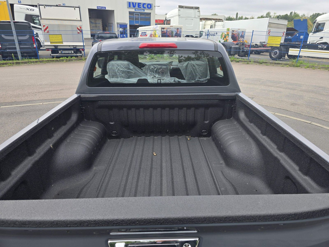 Isuzu D-Max 25er LSE mit Ladeflächenausspritzung - SUV: hình 5 Isuzu D-Max 25er LSE mit Ladeflächenausspritzung - SUV: hình 5