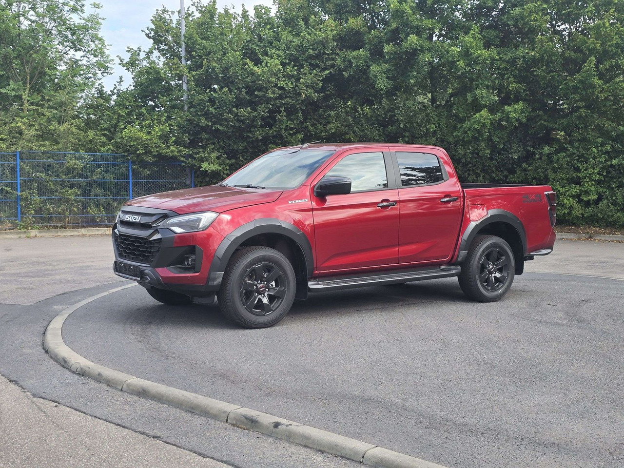 Isuzu D-Max V-Cross im Vorlauf 25er Modell - SUV: hình 2 Isuzu D-Max V-Cross im Vorlauf 25er Modell - SUV: hình 2