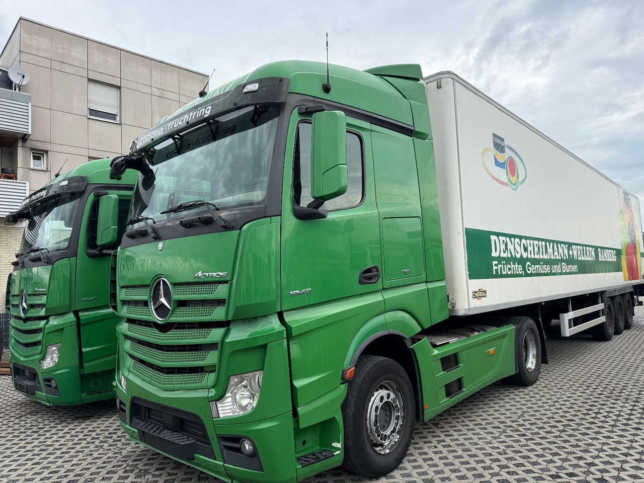 Mercedes-Benz 1845 - Xe đầu kéo: hình 3 Mercedes-Benz 1845 - Xe đầu kéo: hình 3