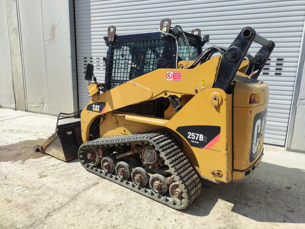 CATERPILLAR 257B2 - Máy xúc lật mini bánh xích: hình 2 CATERPILLAR 257B2 - Máy xúc lật mini bánh xích: hình 2