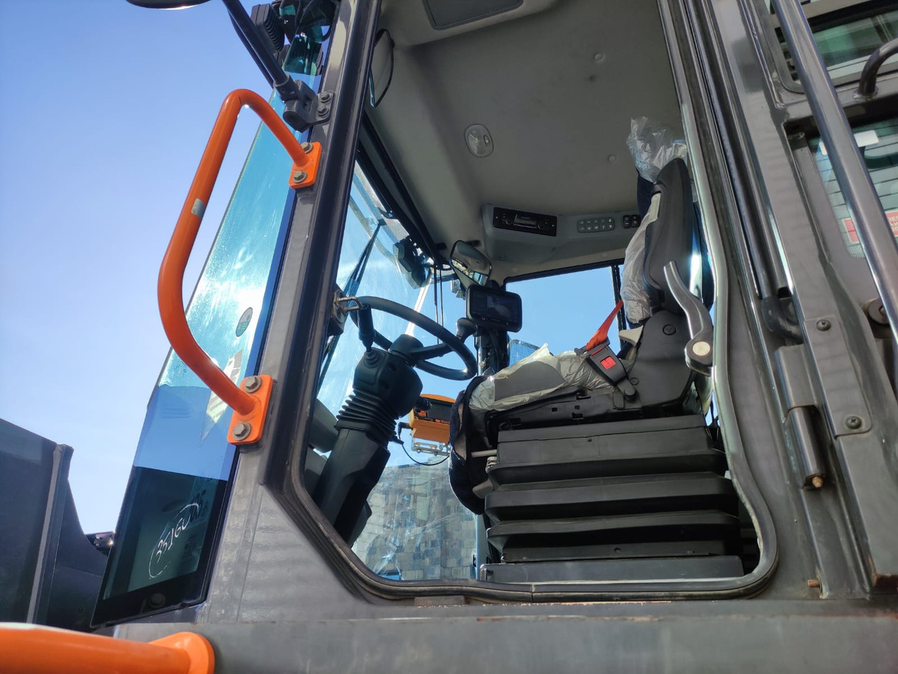 DOOSAN DL380-7 - Máy xúc lật bánh lốp: hình 5 DOOSAN DL380-7 - Máy xúc lật bánh lốp: hình 5