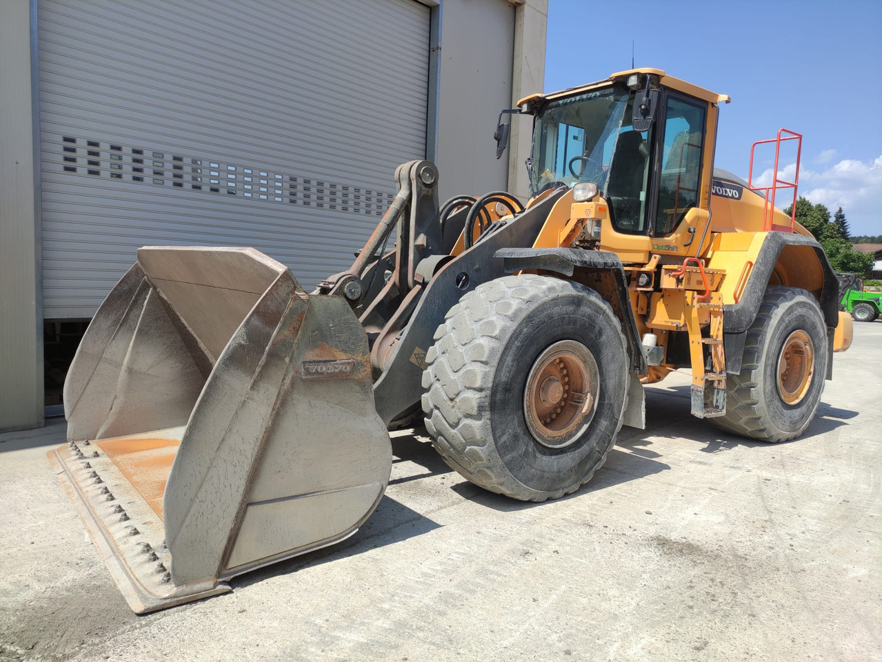 VOLVO L150H - Máy xúc lật bánh lốp: hình 1 VOLVO L150H - Máy xúc lật bánh lốp: hình 1