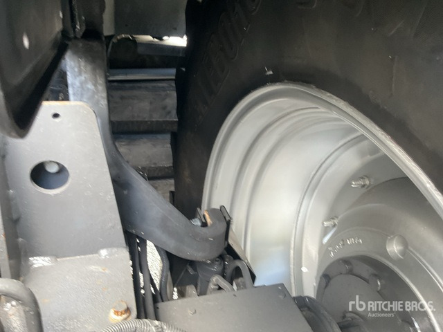 2015 Massey Ferguson 8737 4WD Tractor - Máy cày: hình 5 2015 Massey Ferguson 8737 4WD Tractor - Máy cày: hình 5