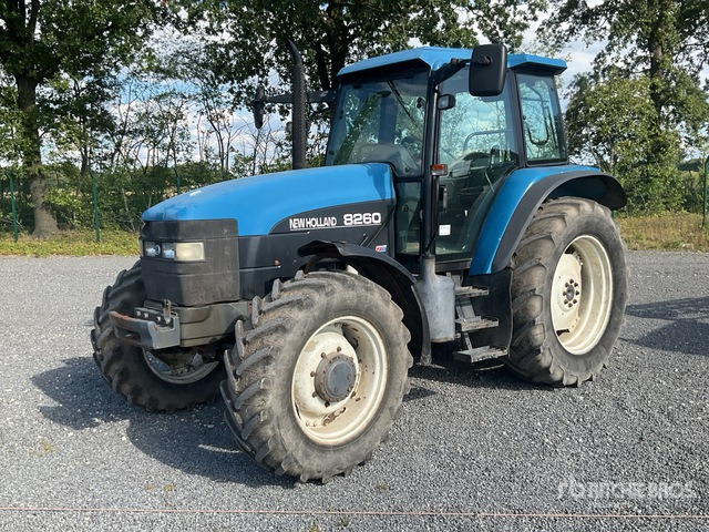 New Holland 8260 4WD Tractor - Máy cày: hình 2 New Holland 8260 4WD Tractor - Máy cày: hình 2