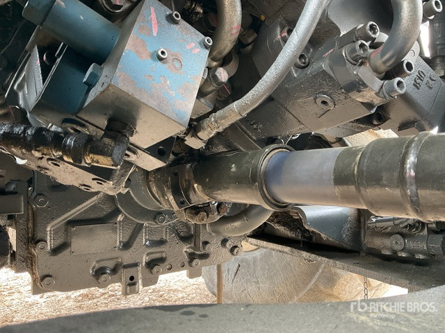 2004 Komatsu WA250-5H Wheel Loader - Máy xúc lật bánh lốp: hình 5 2004 Komatsu WA250-5H Wheel Loader - Máy xúc lật bánh lốp: hình 5