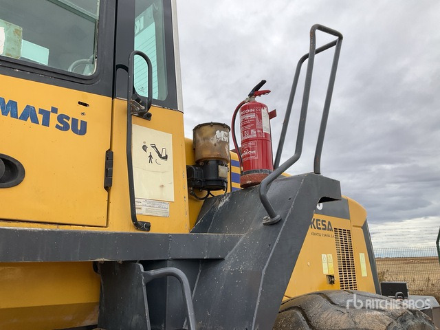 2004 Komatsu WA480-5 Wheel Loader - Máy xúc lật bánh lốp: hình 4 2004 Komatsu WA480-5 Wheel Loader - Máy xúc lật bánh lốp: hình 4