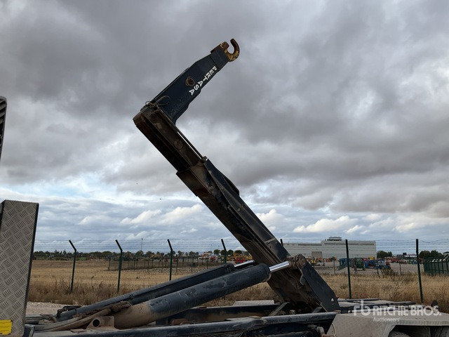 2004 Volvo FM12-280 6x2 Hooklift Truck - Xe tải nâng móc: hình 5 2004 Volvo FM12-280 6x2 Hooklift Truck - Xe tải nâng móc: hình 5