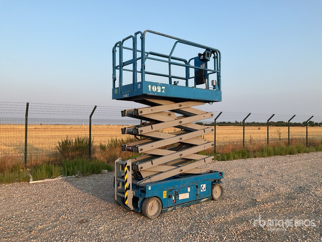 2011 Genie GS3246 Electric Scissor Lift - Máy nâng người hình kéo: hình 1 2011 Genie GS3246 Electric Scissor Lift - Máy nâng người hình kéo: hình 1