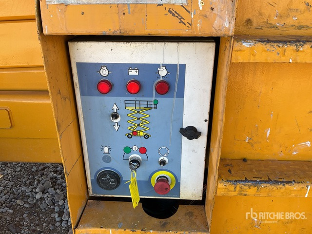 2011 Haulotte H12SX Scissor Lift - Máy nâng người hình kéo: hình 5 2011 Haulotte H12SX Scissor Lift - Máy nâng người hình kéo: hình 5