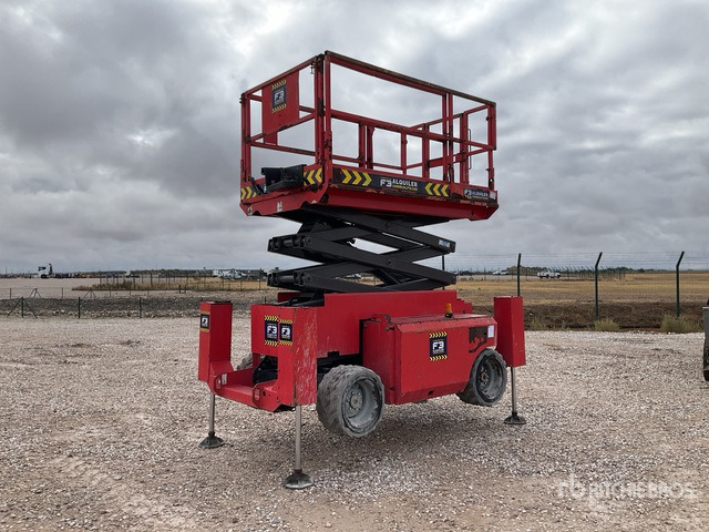 2011 Manitou 120SC 4x4 Diesel Scissor Lift - Máy nâng người hình kéo: hình 1 2011 Manitou 120SC 4x4 Diesel Scissor Lift - Máy nâng người hình kéo: hình 1