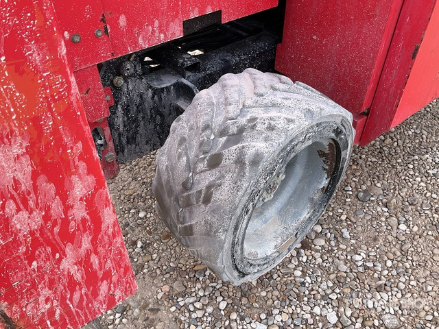 2011 Manitou 120SC 4x4 Diesel Scissor Lift - Máy nâng người hình kéo: hình 5 2011 Manitou 120SC 4x4 Diesel Scissor Lift - Máy nâng người hình kéo: hình 5