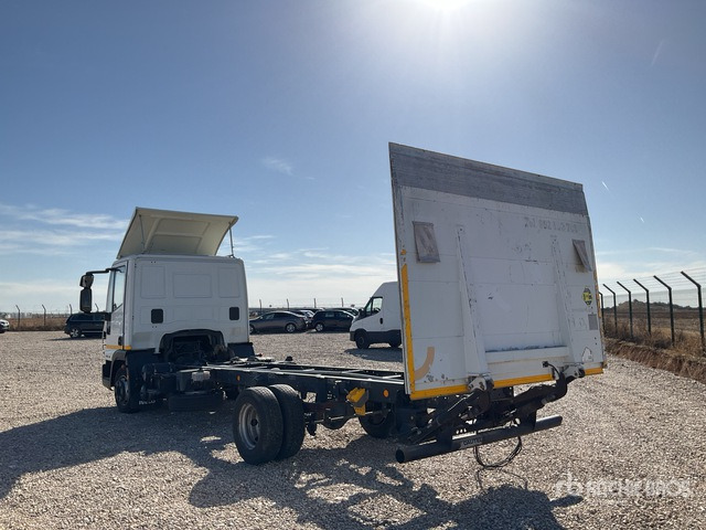 2012 Iveco Eurocargo 75E18 4x2 Cab and Chassis - Xe tải khung gầm: hình 3 2012 Iveco Eurocargo 75E18 4x2 Cab and Chassis - Xe tải khung gầm: hình 3