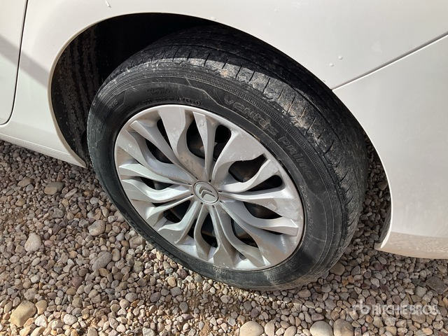 2015 Citroen C4 BlueHDI Automobile - Xe hơi: hình 4 2015 Citroen C4 BlueHDI Automobile - Xe hơi: hình 4