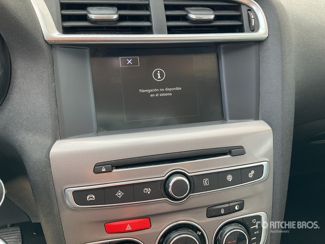 2015 Citroen C4 BlueHDI Automobile - Xe hơi: hình 3 2015 Citroen C4 BlueHDI Automobile - Xe hơi: hình 3