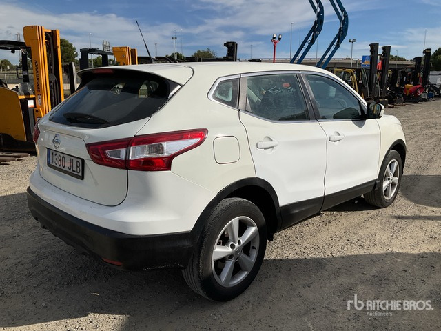 2015 Nissan Qashqai 4WD SUV - SUV: hình 4 2015 Nissan Qashqai 4WD SUV - SUV: hình 4