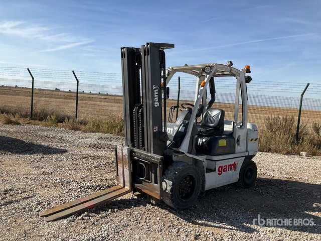 2015 Nissan YG1D2A32Q Forklift - Xe nâng diesel: hình 2 2015 Nissan YG1D2A32Q Forklift - Xe nâng diesel: hình 2