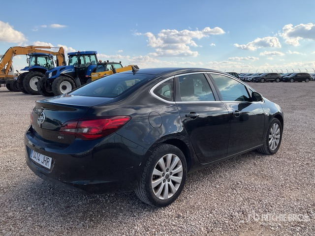 2015 Opel Astra Automobile - Xe hơi: hình 5 2015 Opel Astra Automobile - Xe hơi: hình 5