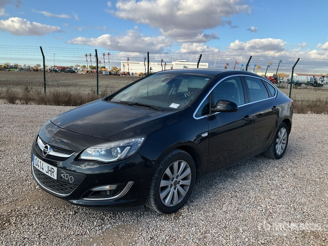 2015 Opel Astra Automobile - Xe hơi: hình 1 2015 Opel Astra Automobile - Xe hơi: hình 1