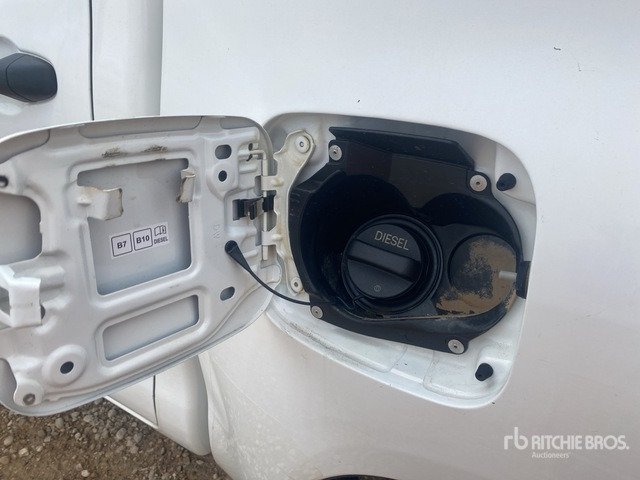 2019 Toyota Hilux 4x4 Pickup - Xe bán tải: hình 5 2019 Toyota Hilux 4x4 Pickup - Xe bán tải: hình 5