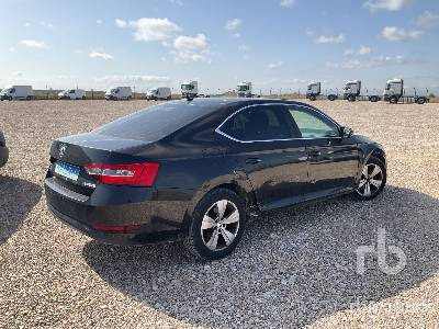 SKODA SUPERB 2.0D - Xe hơi: hình 3 SKODA SUPERB 2.0D - Xe hơi: hình 3