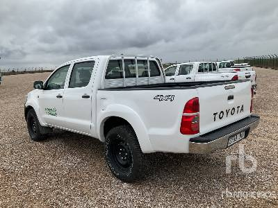 TOYOTA HILUX 4x4 Crew Cab 4x4 - Xe bán tải: hình 2 TOYOTA HILUX 4x4 Crew Cab 4x4 - Xe bán tải: hình 2