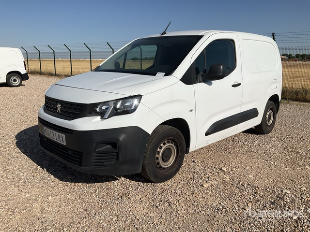 2021 Peugeot Partner Cargo Van - Xe tải nhỏ: hình 2 2021 Peugeot Partner Cargo Van - Xe tải nhỏ: hình 2