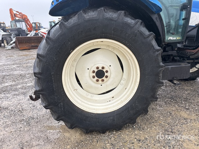 2008 New Holland TS135A Plus 4WD Tractor - Máy cày: hình 4 2008 New Holland TS135A Plus 4WD Tractor - Máy cày: hình 4