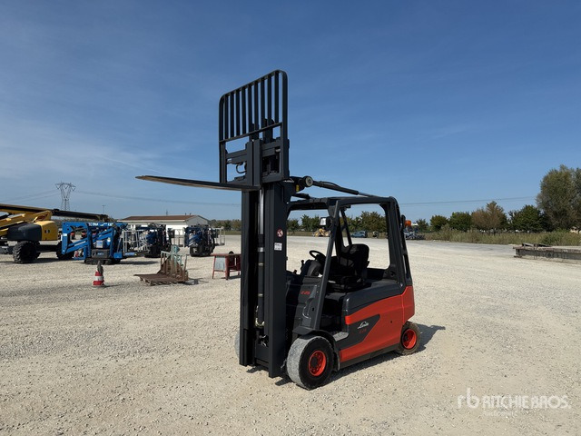 2013 Linde E25L-01 2500 kg Electric Forklift - Xe nâng điện: hình 2 2013 Linde E25L-01 2500 kg Electric Forklift - Xe nâng điện: hình 2