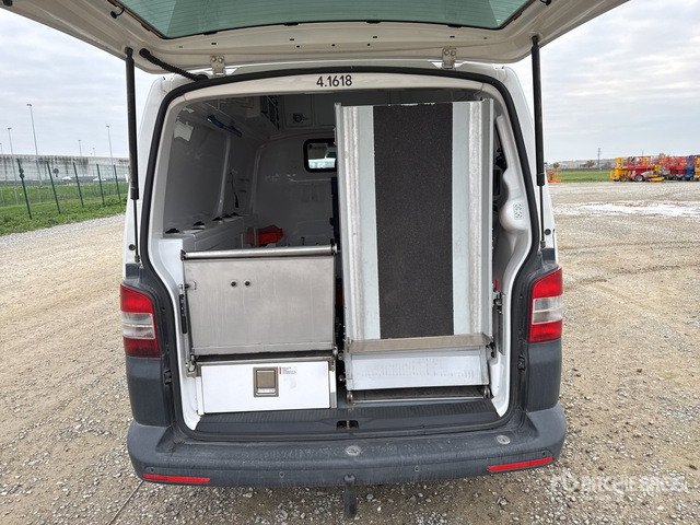 2014 Volkswagen Transporter Ambulance - Xe cứu thương: hình 4 2014 Volkswagen Transporter Ambulance - Xe cứu thương: hình 4