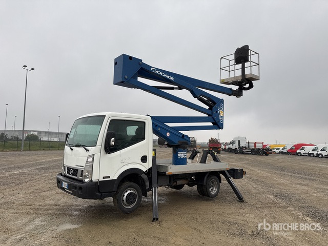 2015 Nissan Cabstar 35.12 2015 Socage DA 320 20 m on Bucket Truck - Nền bục trên không gắn trên xe tải: hình 2 2015 Nissan Cabstar 35.12 2015 Socage DA 320 20 m on Bucket Truck - Nền bục trên không gắn trên xe tải: hình 2