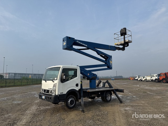 2015 Nissan Cabstar 35.12 2015 Socage DA324 24 m on Bucket Truck - Nền bục trên không gắn trên xe tải: hình 1 2015 Nissan Cabstar 35.12 2015 Socage DA324 24 m on Bucket Truck - Nền bục trên không gắn trên xe tải: hình 1