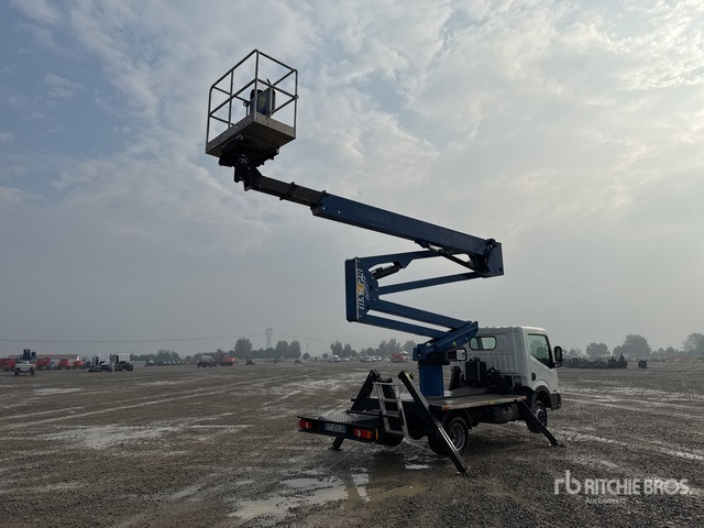 2015 Nissan Cabstar 35.12 2015 Socage DA324 24 m on Bucket Truck - Nền bục trên không gắn trên xe tải: hình 4 2015 Nissan Cabstar 35.12 2015 Socage DA324 24 m on Bucket Truck - Nền bục trên không gắn trên xe tải: hình 4