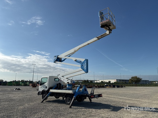 2016 Nissan Cabstar 35.12 2014 Socage DA320 20 m on Bucket Truck - Nền bục trên không gắn trên xe tải: hình 4 2016 Nissan Cabstar 35.12 2014 Socage DA320 20 m on Bucket Truck - Nền bục trên không gắn trên xe tải: hình 4