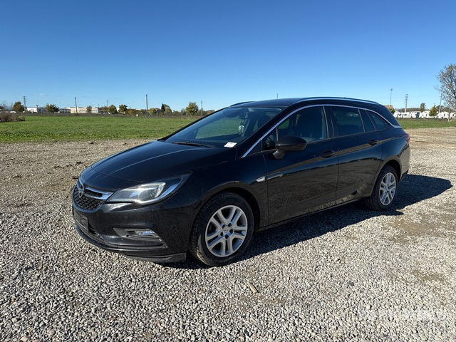 2017 Opel Astra Sport Tourer Automobile - Xe hơi: hình 2 2017 Opel Astra Sport Tourer Automobile - Xe hơi: hình 2