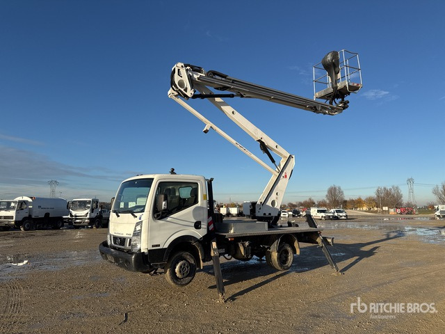 2018 Nissan Cabstar 35C13 2018 Oil&Steel Snake 21-12 21 m on Bucket Truck - Nền bục trên không gắn trên xe tải: hình 1 2018 Nissan Cabstar 35C13 2018 Oil&Steel Snake 21-12 21 m on Bucket Truck - Nền bục trên không gắn trên xe tải: hình 1