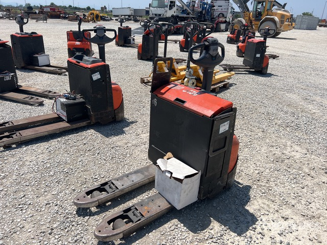 2018 Toyota LWE180 Electric Pallet Jack - Xe tải nâng pallet: hình 2 2018 Toyota LWE180 Electric Pallet Jack - Xe tải nâng pallet: hình 2