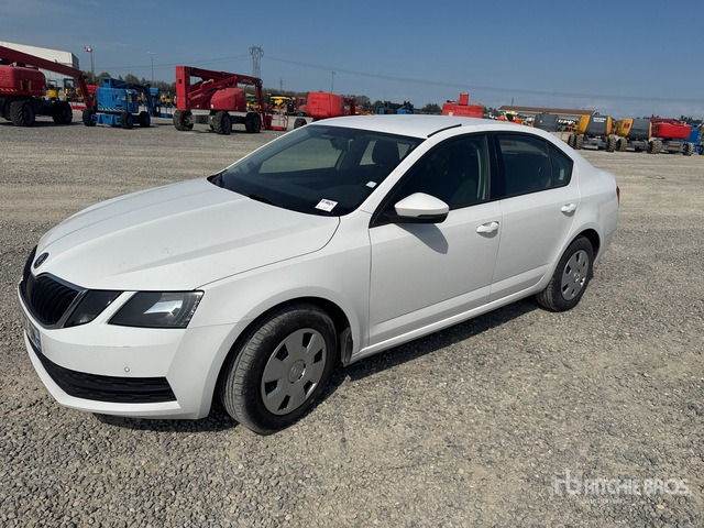 2020 Skoda Octavia Autovettura - Xe hơi: hình 1 2020 Skoda Octavia Autovettura - Xe hơi: hình 1