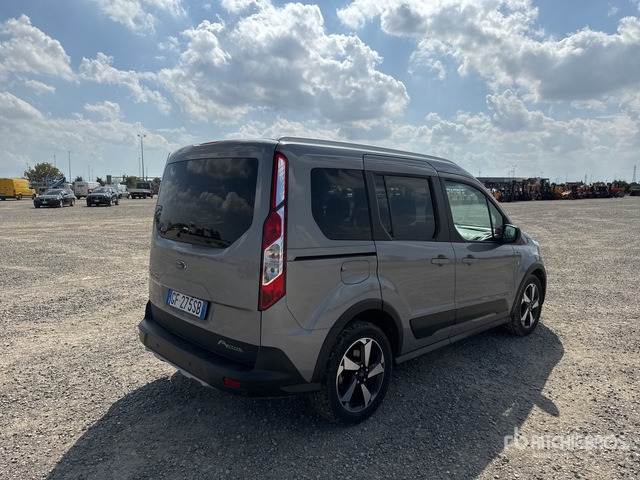 2021 Ford Tourneo Connect 5 seats Van Truck - Xe van nhỏ gọn: hình 3 2021 Ford Tourneo Connect 5 seats Van Truck - Xe van nhỏ gọn: hình 3